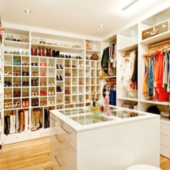 Meet your Posher, Desiree - Picture 2 of 4